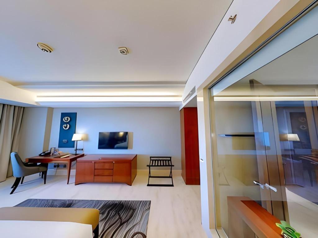 Hotel Tentrem Yogyakarta Exterior photo